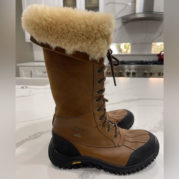 UGG ADIRONDACK TALL SUEDE & LEATHER & SHEARLING TIE UP BOOTS NWOT - Picture 4 of 10